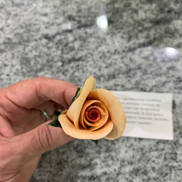 Capodimonte porcelain roses - Picture 2 of 6